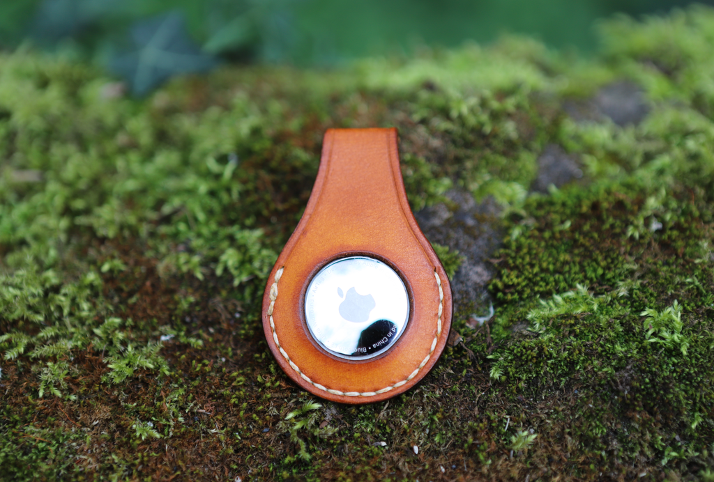 Anchor – Handmade Leather AirTag Case secured with press stud.